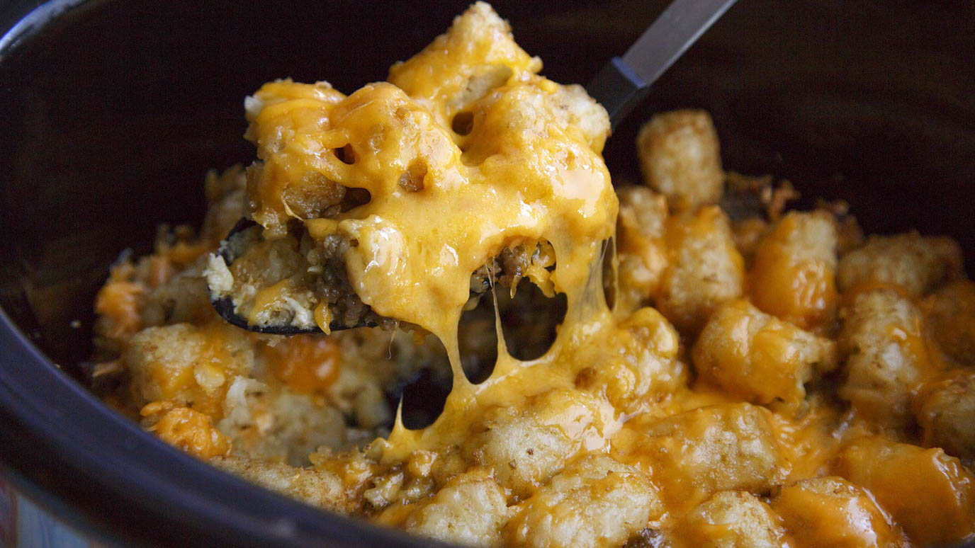 slow_cooker_breakfast_tater_tot_casserole_2000x1125.jpg