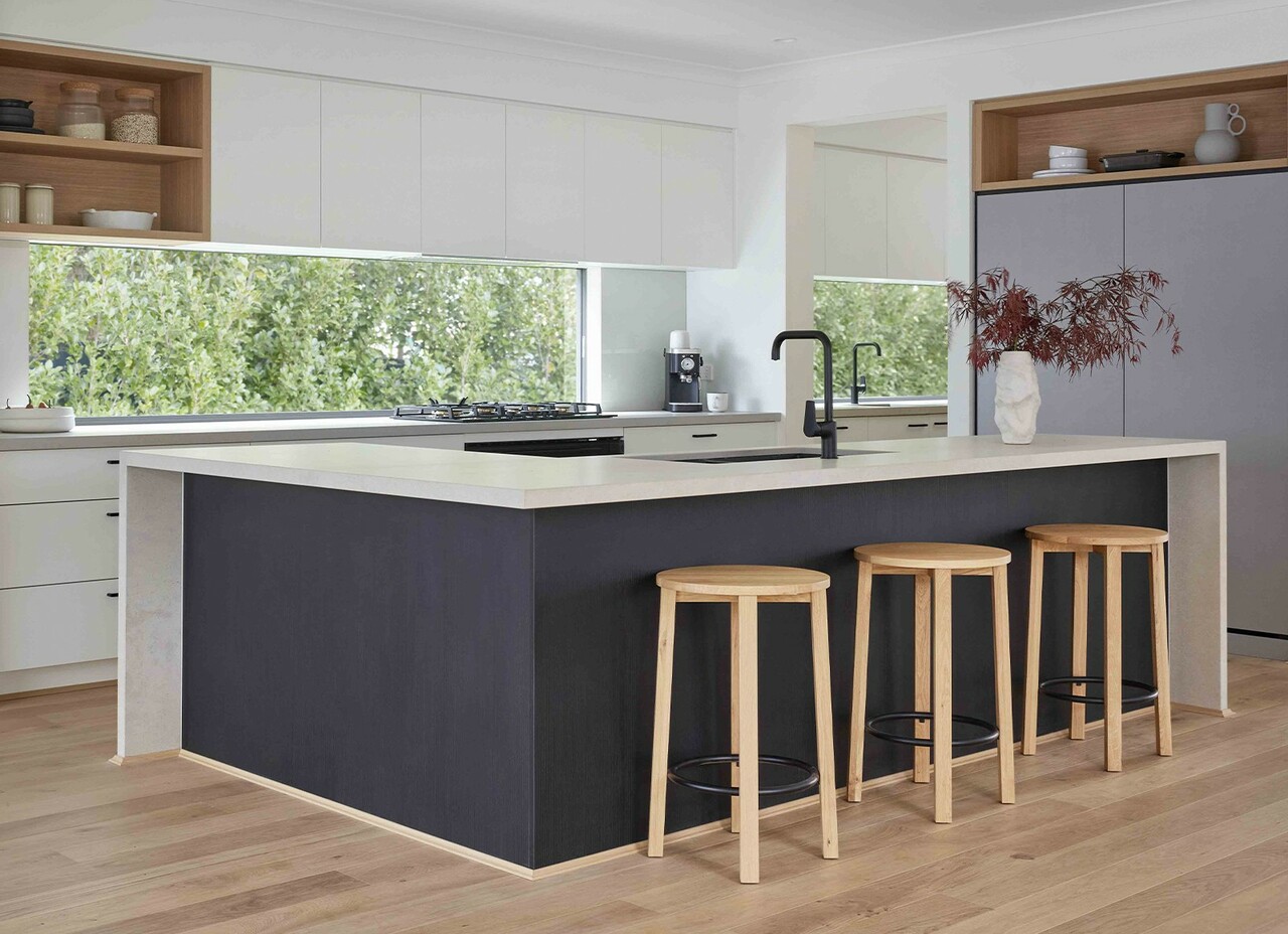 Kitchen Trends 2023: Window and Glass Splashbacks