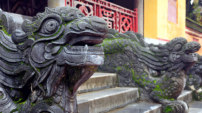 22552-vietnam-imperial-city-dragons-lghoz.jpg