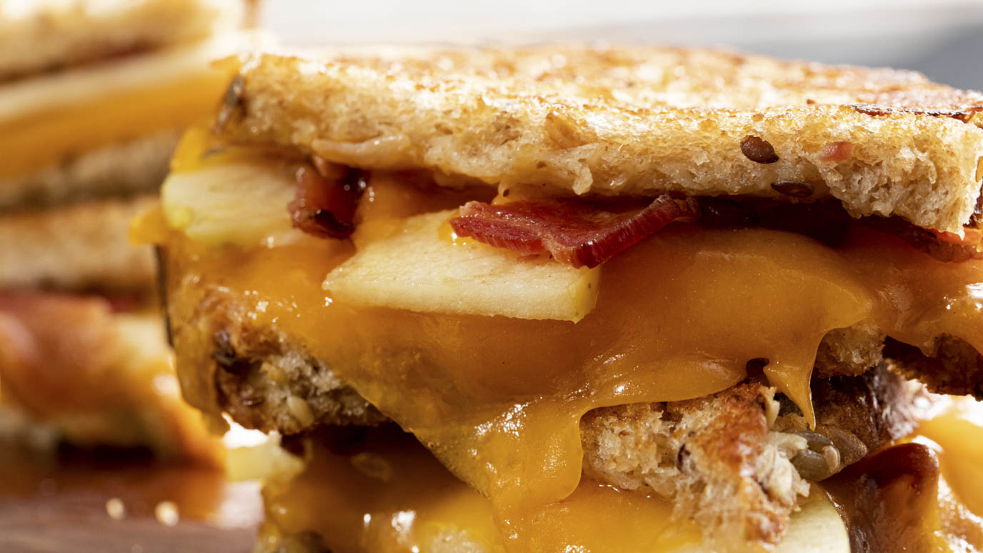 maple_apple_grilled_cheese_1837_2000x1125.jpg