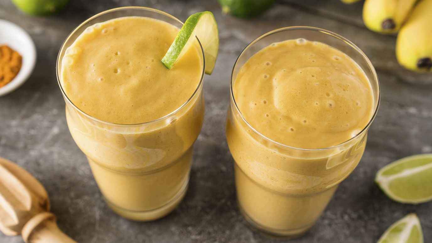 turmeric_ginger_banana_smoothie_2000x1125.jpg