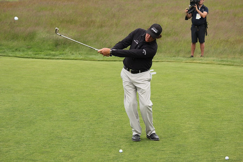 Phil Mickelson withdraws from PGA Championship, will not defend his title