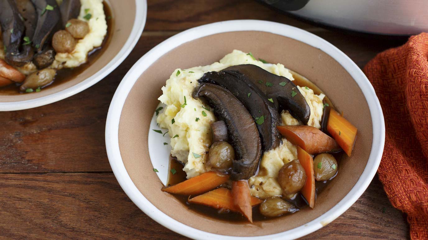 slow_cooker_vegan_portobello_pot_roast_2000.jpg