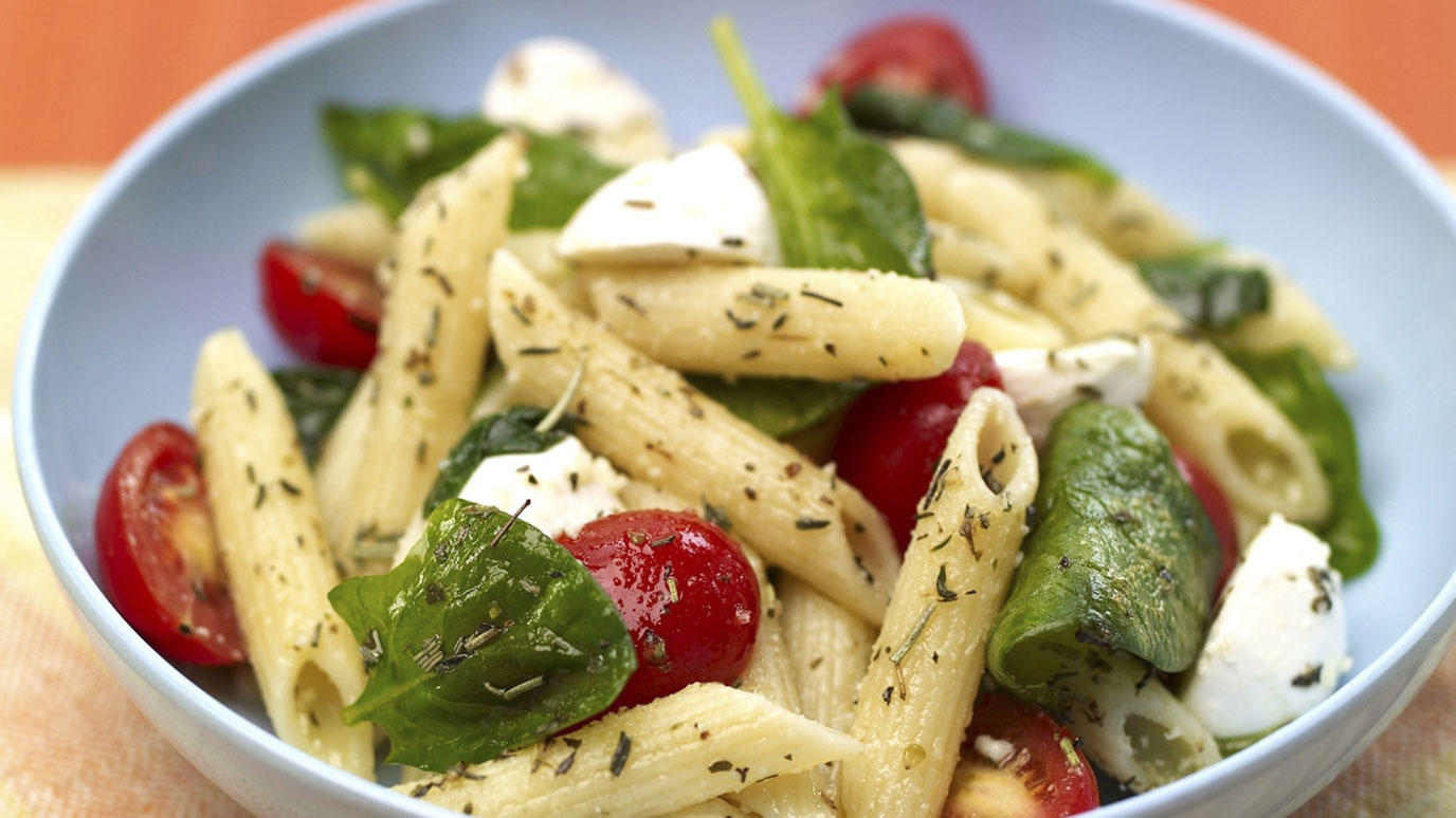 penne_pasta_salad_with_spinach_and_tomatoes_2000x1125.jpeg