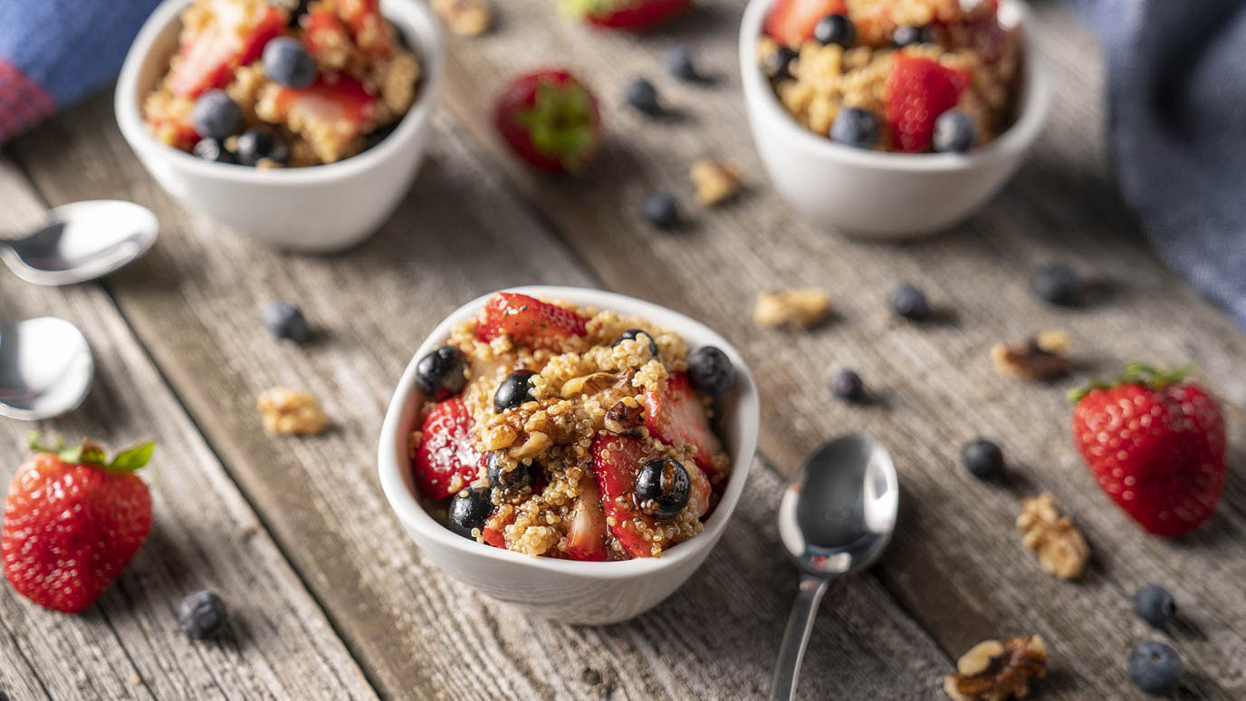 quinoa_berry_breakfast_bowl2182_2000x1125.jpg