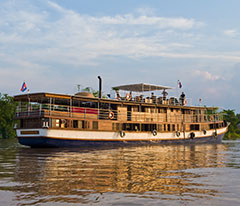 Riveboat Travel Guide