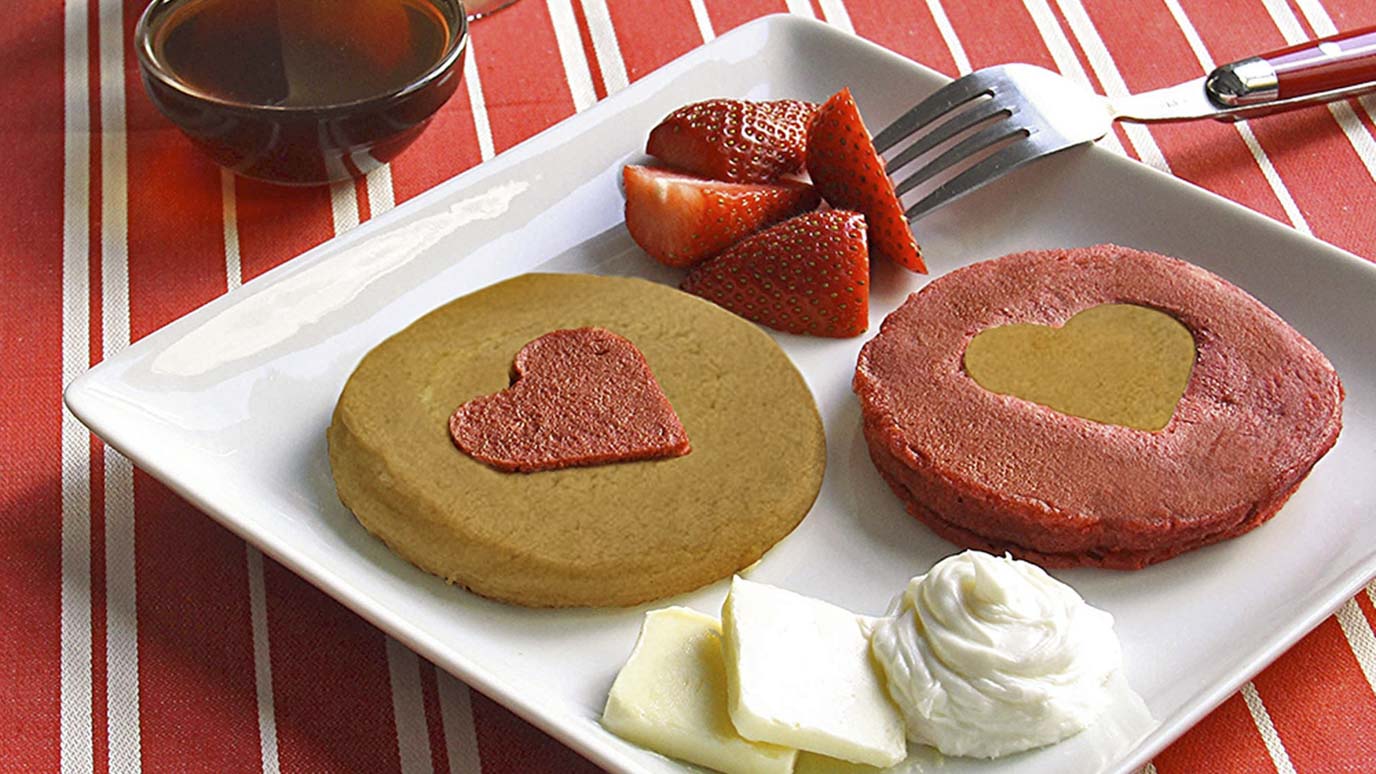 red_velvet_cut_out_heart_pancakes_2000x1125.jpg